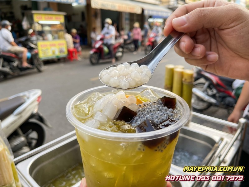 Ly nước mía full topping thạch và hạt